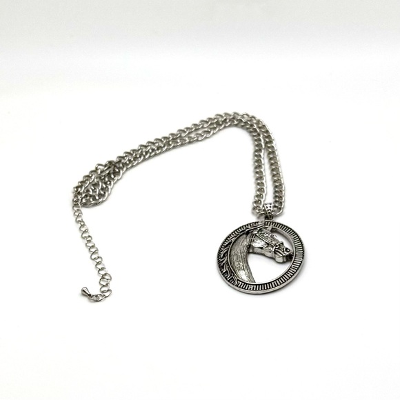 Elegant Silver Horse Pendant Necklace - Picture 2 of 2